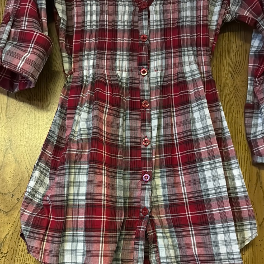 Plaid Button-Up V-neck Top - Picture 9 of 11